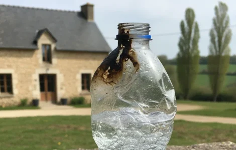 faire bouillir eau bouteille plastique